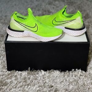 Nike Women’s Epic Phantom React Flyknit